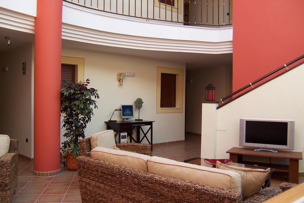 Hotel Ele Santabarbara Castilleja de la Cuesta Exterior foto